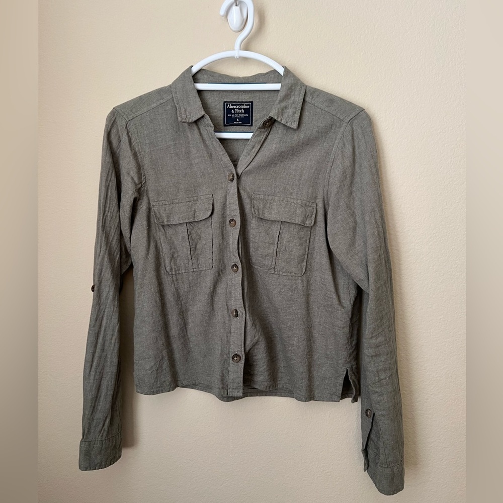 Abercrombie and Fitch. Linen blend semi crop botton up long sleeves.